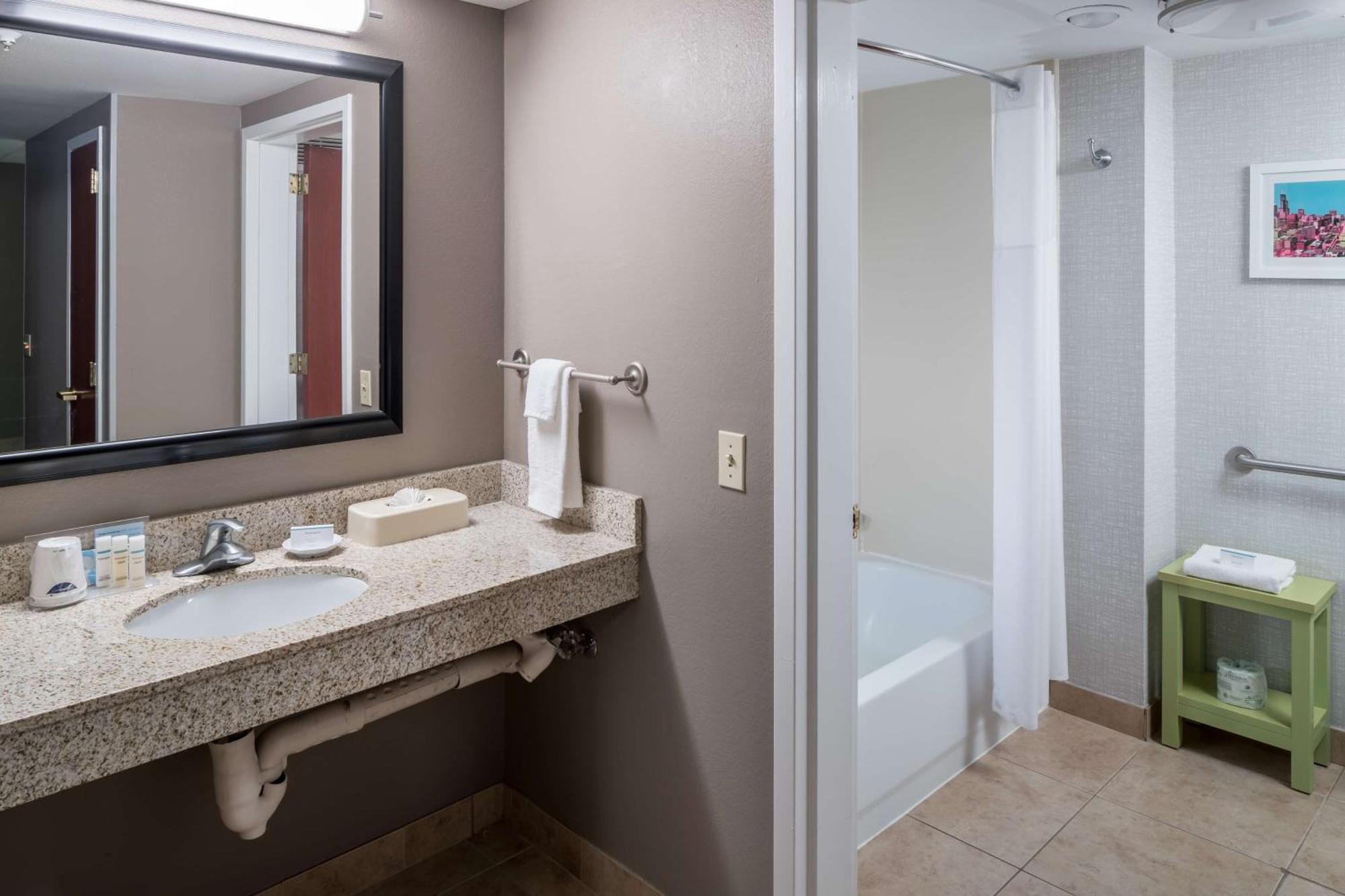 סקוקי Hampton Inn & Suites Chicago North Shore מראה חיצוני תמונה