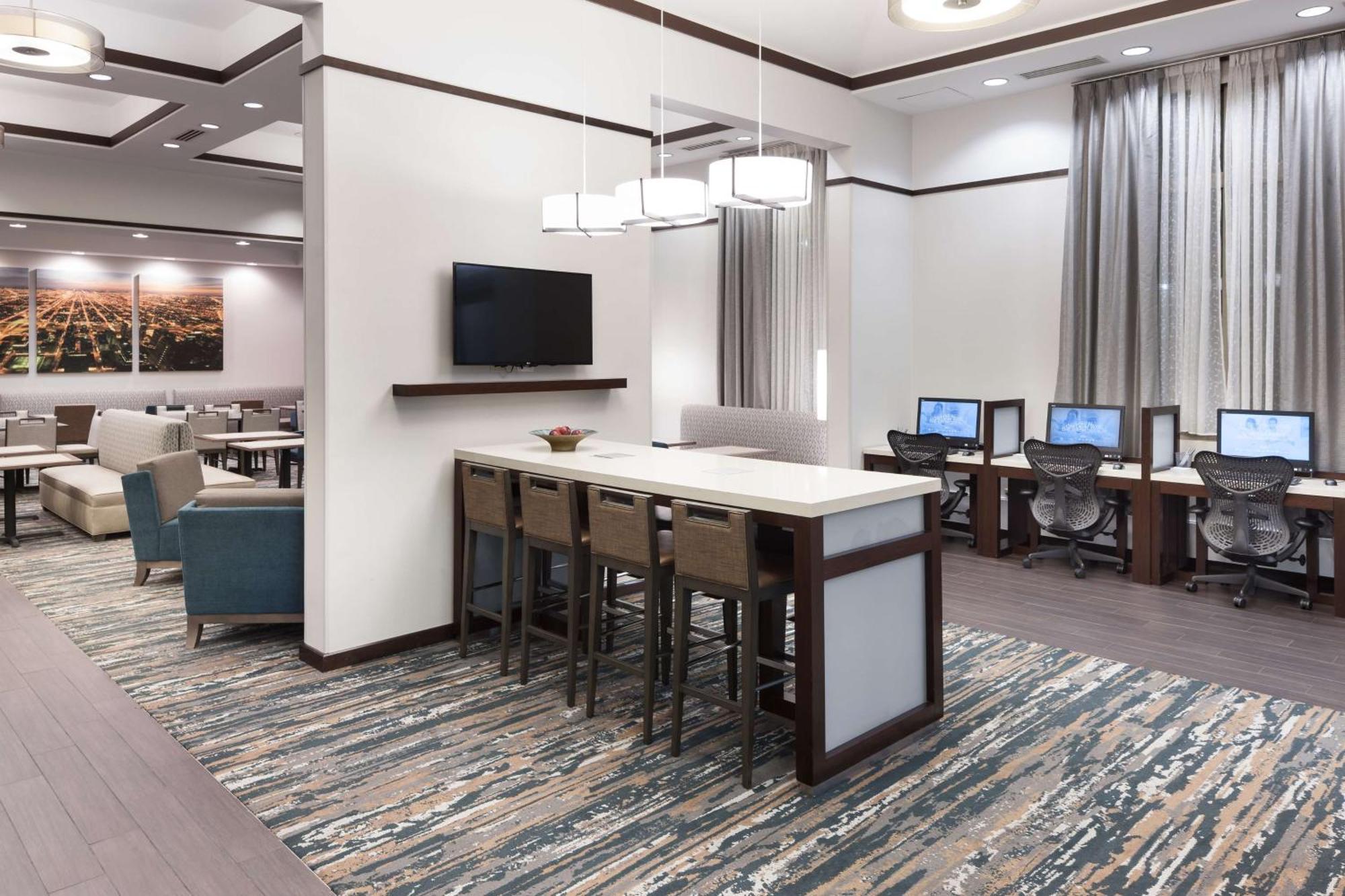סקוקי Hampton Inn & Suites Chicago North Shore מראה חיצוני תמונה